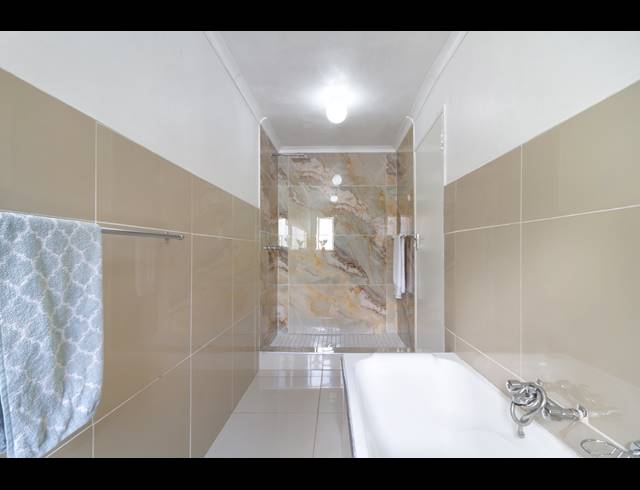 2 BEDROOM TOWNHOUSE FOR SALE IN RADIOKOP